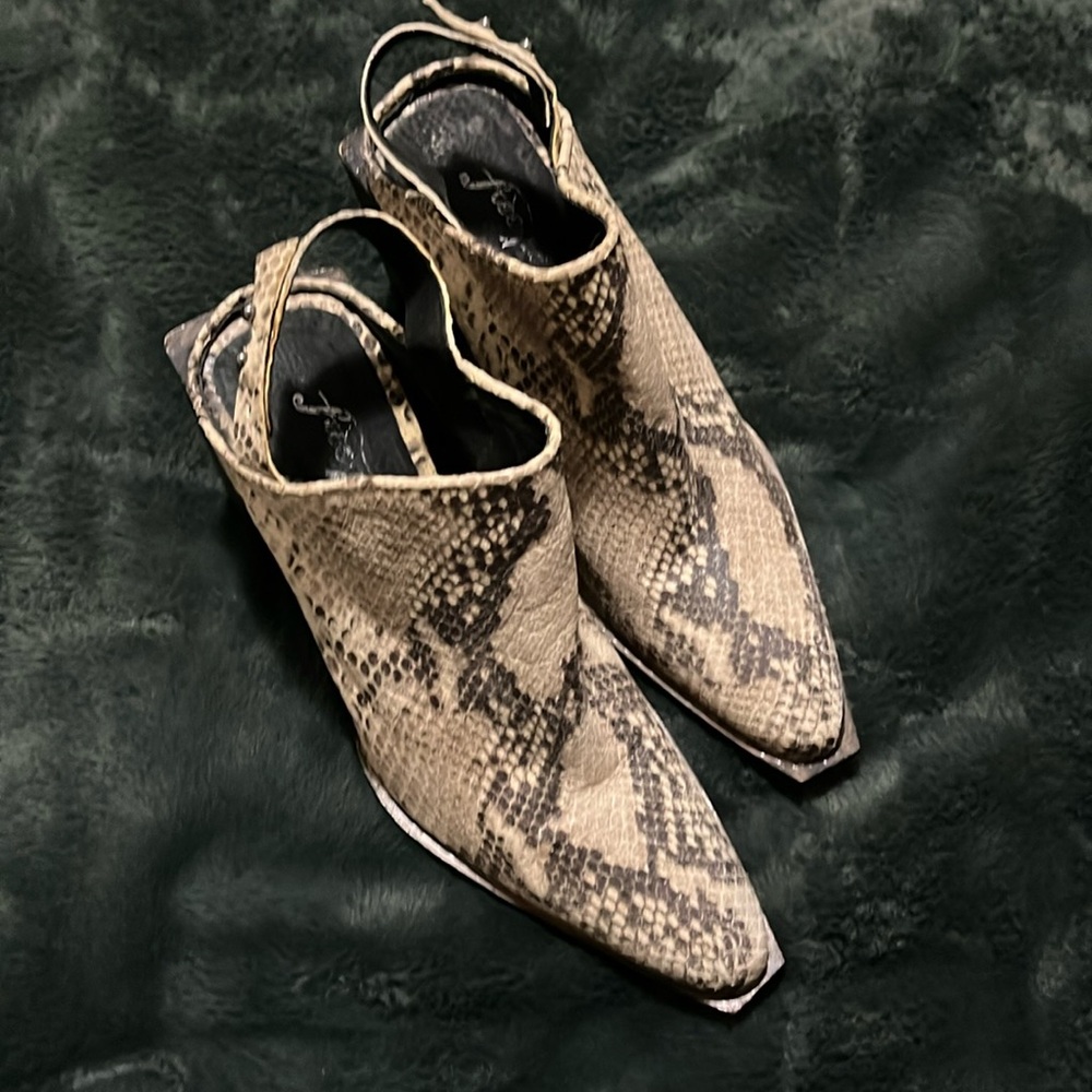 Free People Western Silver Storm Snakeskin Sling Back Wooden Heel Mules Size 38.